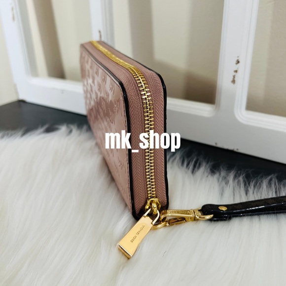 Michael Kors Jet Set Travel Continental Wristlet Wallet - Picture 4 of 15